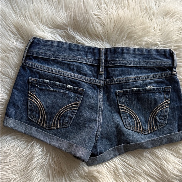 🌊HOLLISTER LOW RISE SHORTS👖 - Picture 4 of 5